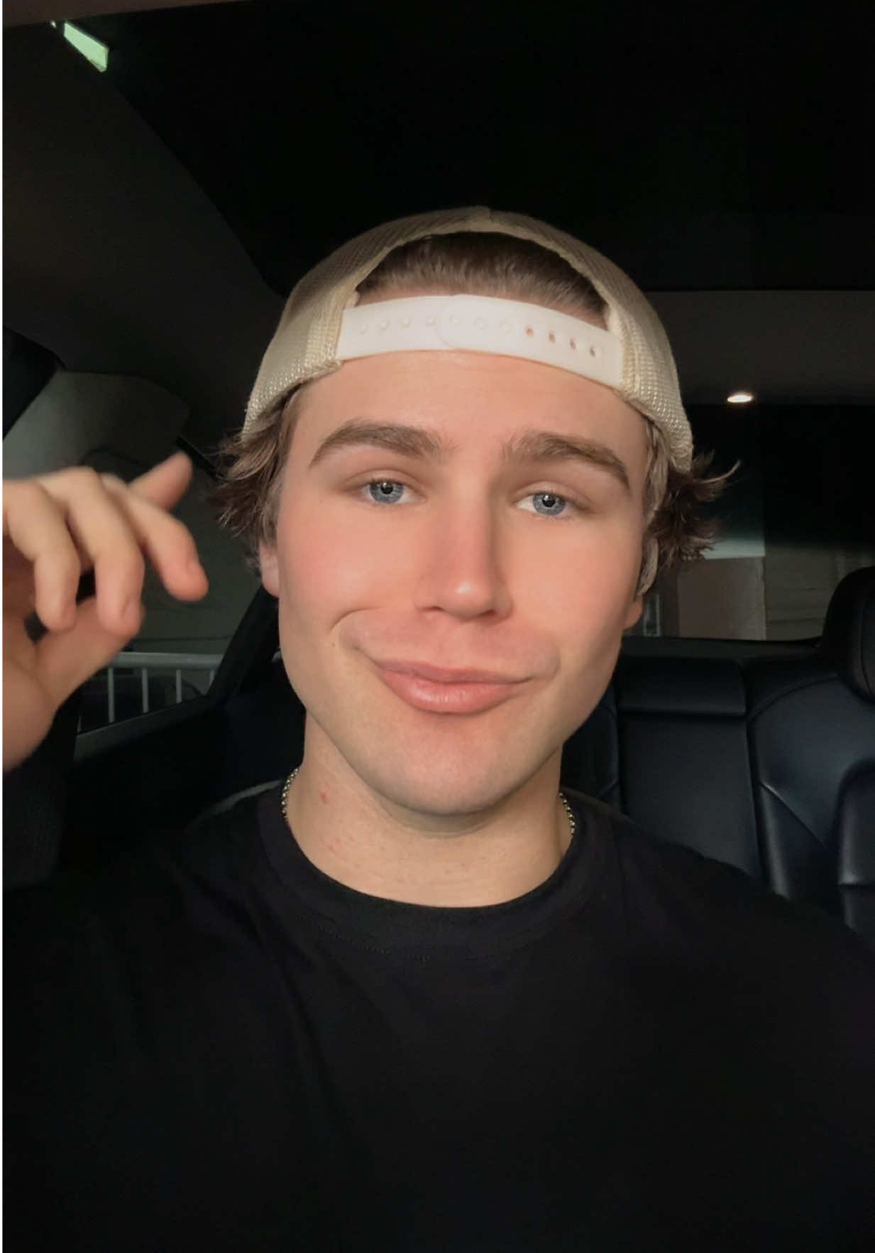 A post by @ayypatrick on TikTok caption: follow me on IG @ Patriick 🙌🏻#metapartner #instagrampartner  