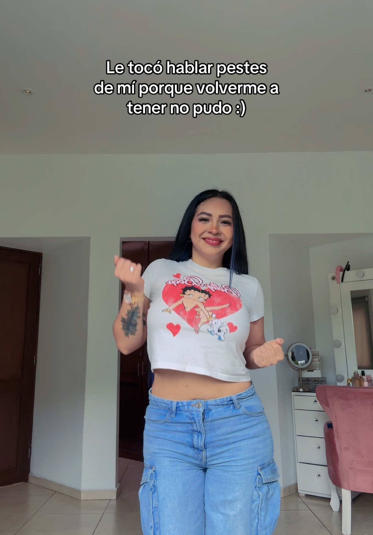 A post by @karenbustillosg on TikTok caption: Me faltó un letra jeje 