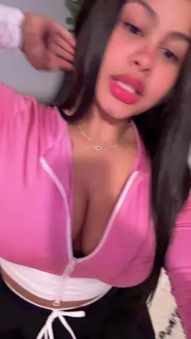 A post by @lun00.0 on TikTok caption: 🤤🤣✨