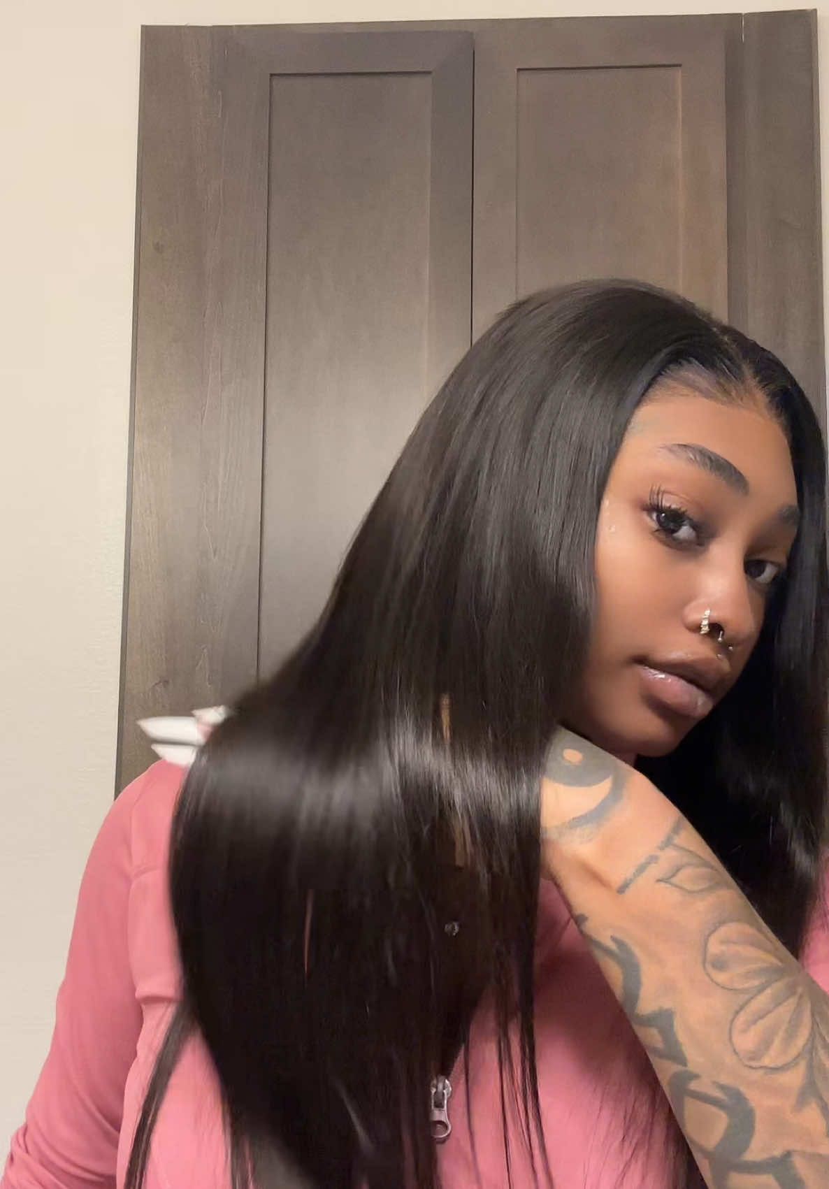 A post by @thekharmalou on TikTok caption: @Megalookhair shop is one of my favorite companies. 🔥🔥 #megalook #13x6gluelessfrontalwig #threego #drawstringwig #megalook #13x6gluelessfrontalwig #threego #drawstringwig #wiginstall 