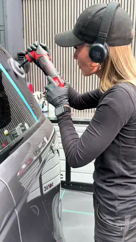 A post by @maximecarcleaning on TikTok caption: Polishing time! ✨ Webshop: www.cleanyourride.nl Detailing: www.maximecarcleaning.nl #carcare #carworld #car #detailingcars #detailing #carmakeover #cleanyourride #detailingtips #carculture #girlsandcars #deepcleaning #handwash #carworld #caraddict #detailingaddict #detailingislife #real #rangerover 