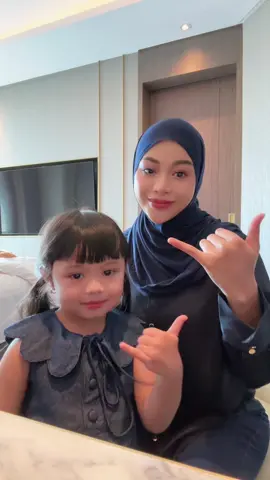 A post by @aureliehermansyahatta on TikTok caption: Lagi siap siap bareng bestieee akuuhhh😆🤭