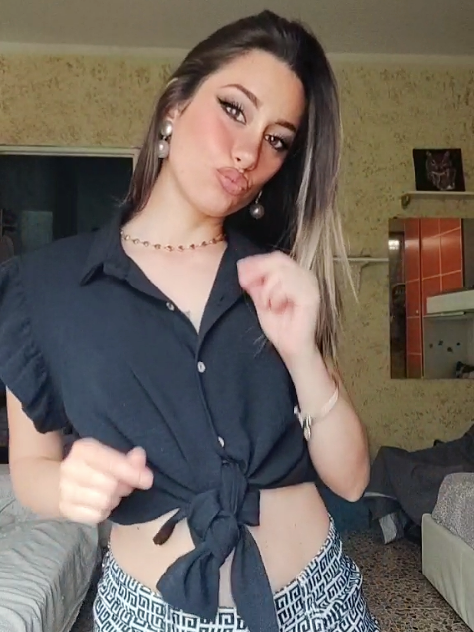 A post by @noemy_martini on TikTok caption: #perte #perteeee #perteee #musica #loveyou #girl me gusta muchooooo 😍😍😍🥹🥹🥹 