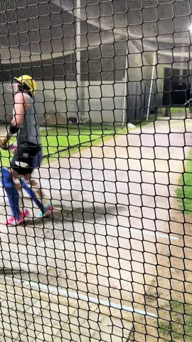 A post by @rahmanullahgurbaz31 on TikTok caption: 🥴🥴👊