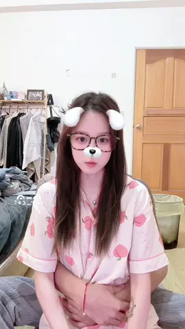 A post by @jue0726_ on TikTok caption: 還是現在好 以前哪有刺青仔跳舞給我看@NiNi @品崴 #NiNi與品崴 #情侶 