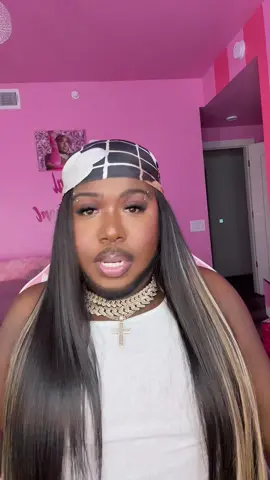 A post by @saucysantana on TikTok caption: All Libras comment “thanggyaaa”! 