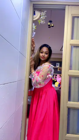A post by @dilinidini on TikTok caption: ✨💃🌹🎼💃💃💃😍 💎🌏🇰🇷👸🏼🇱🇰🦋 මොනදේ මොන විදියට උනත් ඒ කෙල්ලා හරි ලස්සනට ජිවිතේ වින්දා කියලා කියයි කවුරුත්ම ... මන් හරි ආසයි එහෙම දවස්වලටත් ජිවත් වෙන්න.  #sl_💞korea🌹 🙏💎