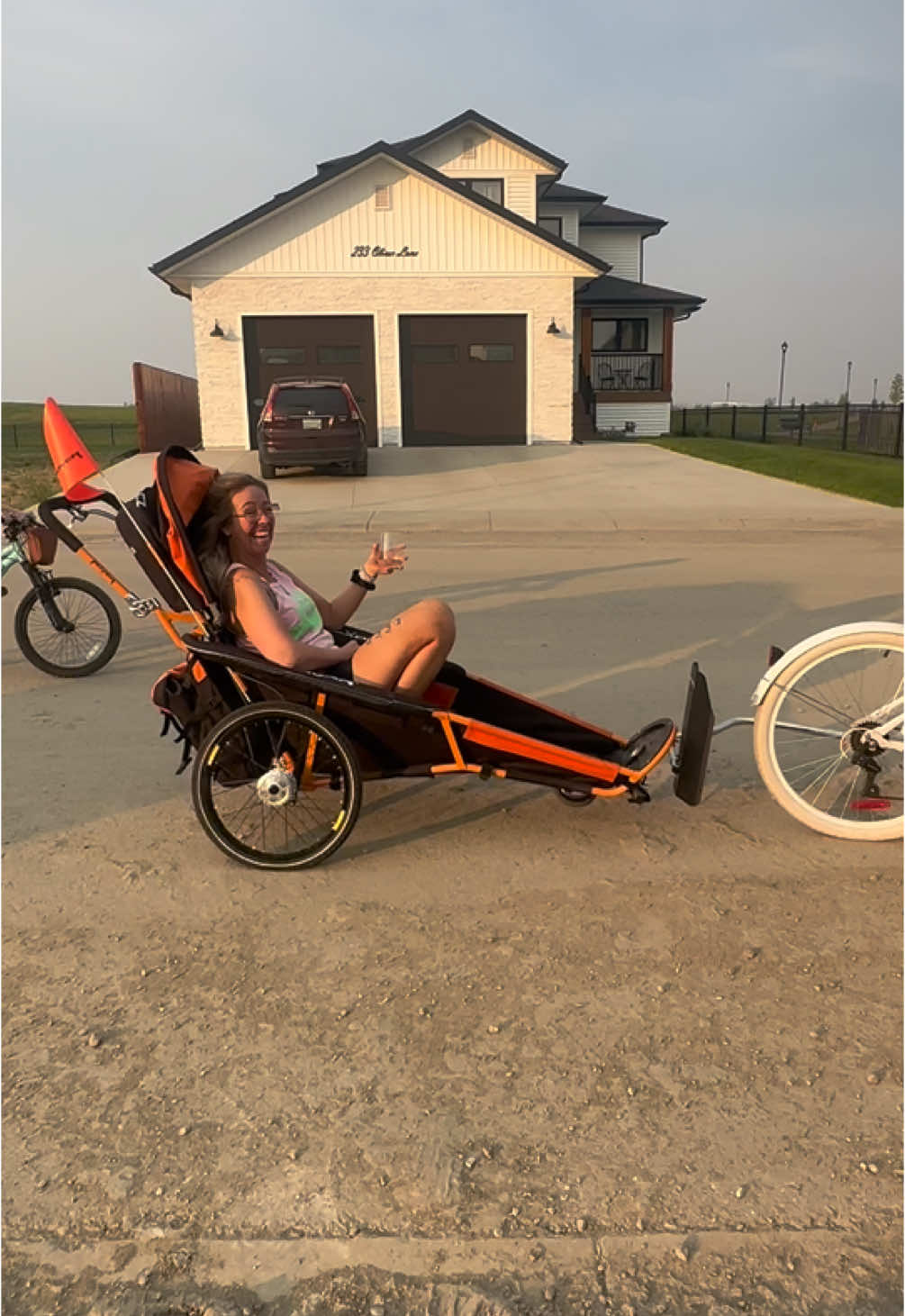 A post by @kylact on TikTok caption: Friend-therapy 🙌🏻                 #fyp #xrover #friends #momtok #enya #onlytime #mashup #foryoupage #bellabrave 
