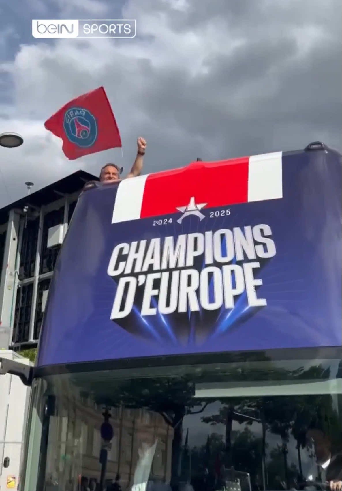 A post by @beinsports on TikTok caption: حافلة باريس سان جيرمان تصل لقصر الإيليزيه #دوري_أبطال_أوروبا | #نهائي_الأبطال | #باريس_سان_جيرمان #بطل_دوري_أبطال_أوروبا #UCLFinal | #UCL | #beINUCL | #PSG