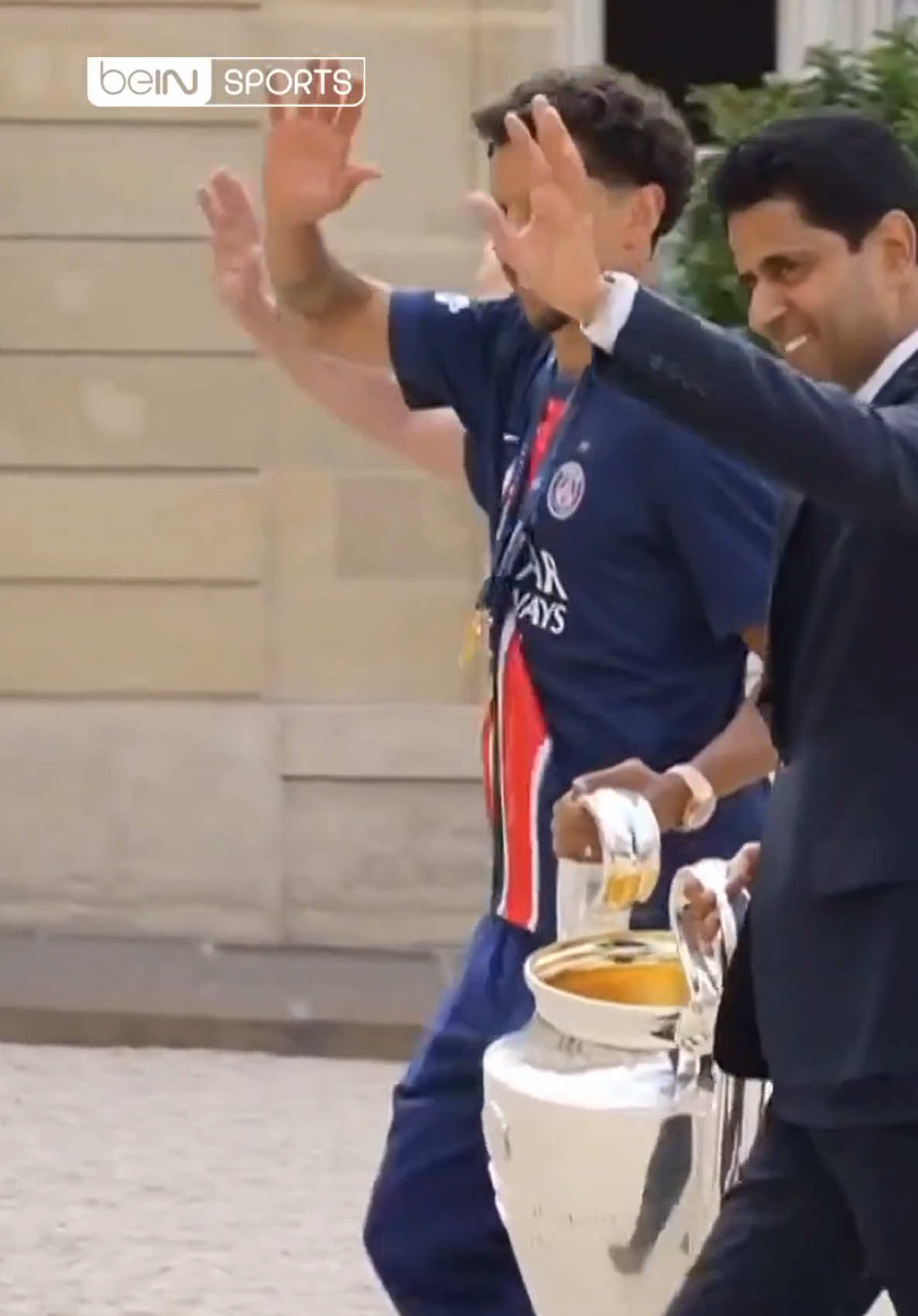 A post by @beinsports on TikTok caption: دخول فريق باريس سان جيرمان الى قصر الإليزيه #دوري_أبطال_أوروبا | #نهائي_الأبطال | #باريس_سان_جيرمان #UCLFinal | #UCL | #beINUCL | #PSG