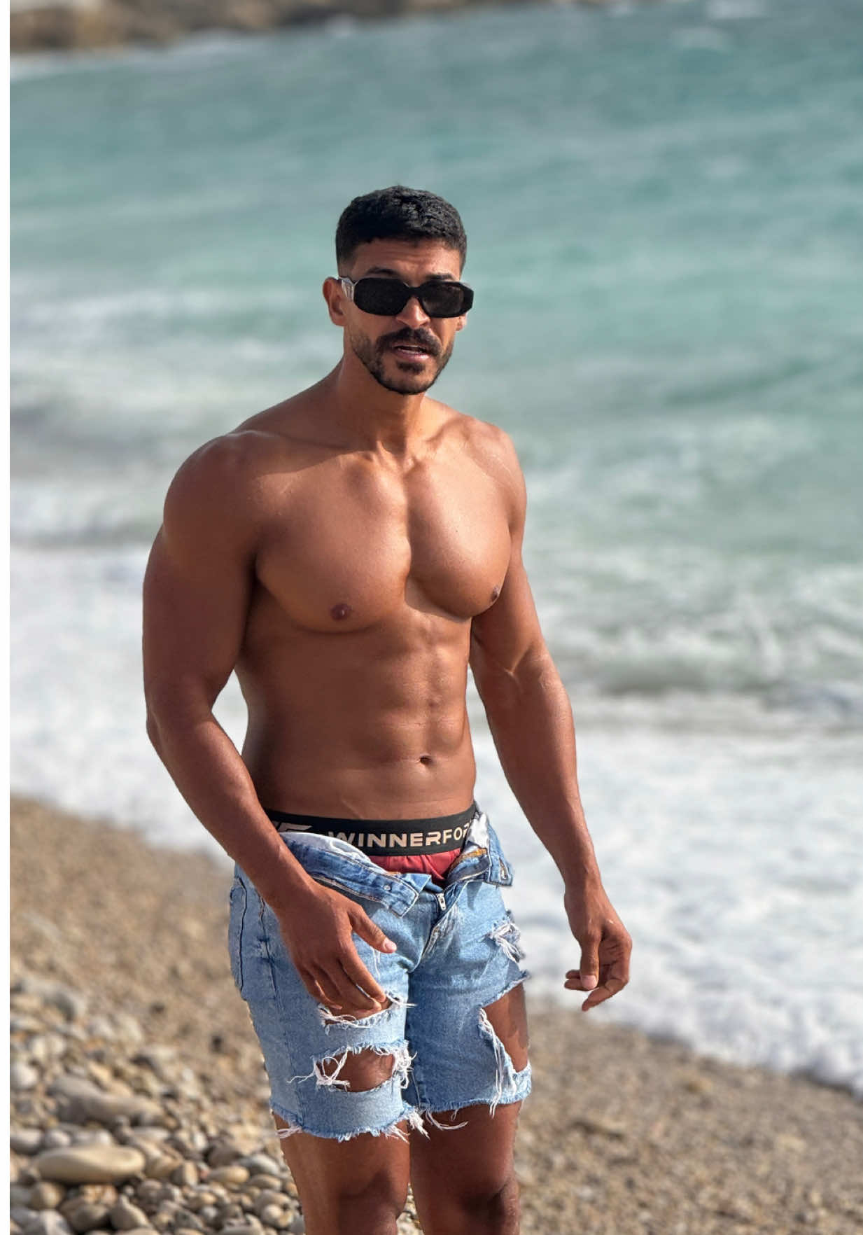 A post by @taha.asaad on TikTok caption: طلع الفيديو من تايلند بلد المتحولين🌈 😱 لوين وصّل🧐!!  #tahaasaad #lifestyle #viral #explore #fyp #trend #tiktok #fashion #model #fitness 
