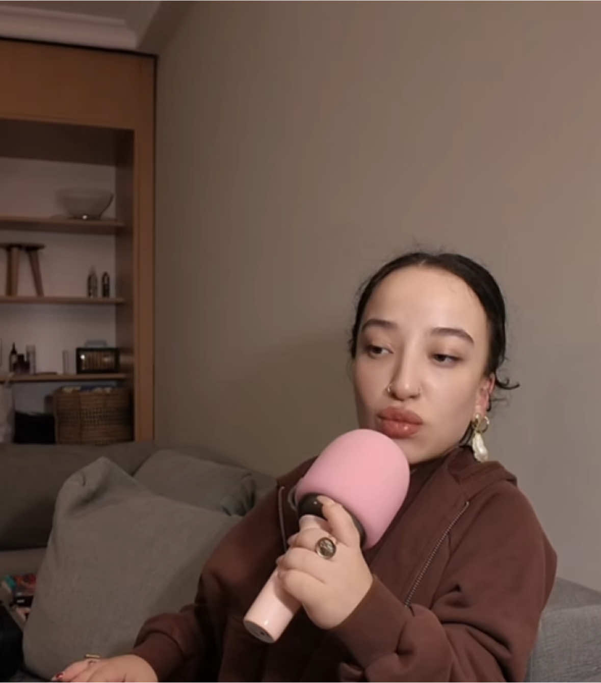 A post by @zehrainsallah on TikTok caption: motivasyon üzerine konuştuğumuz videomuz YouTubeda yayında bebiş öptüm 