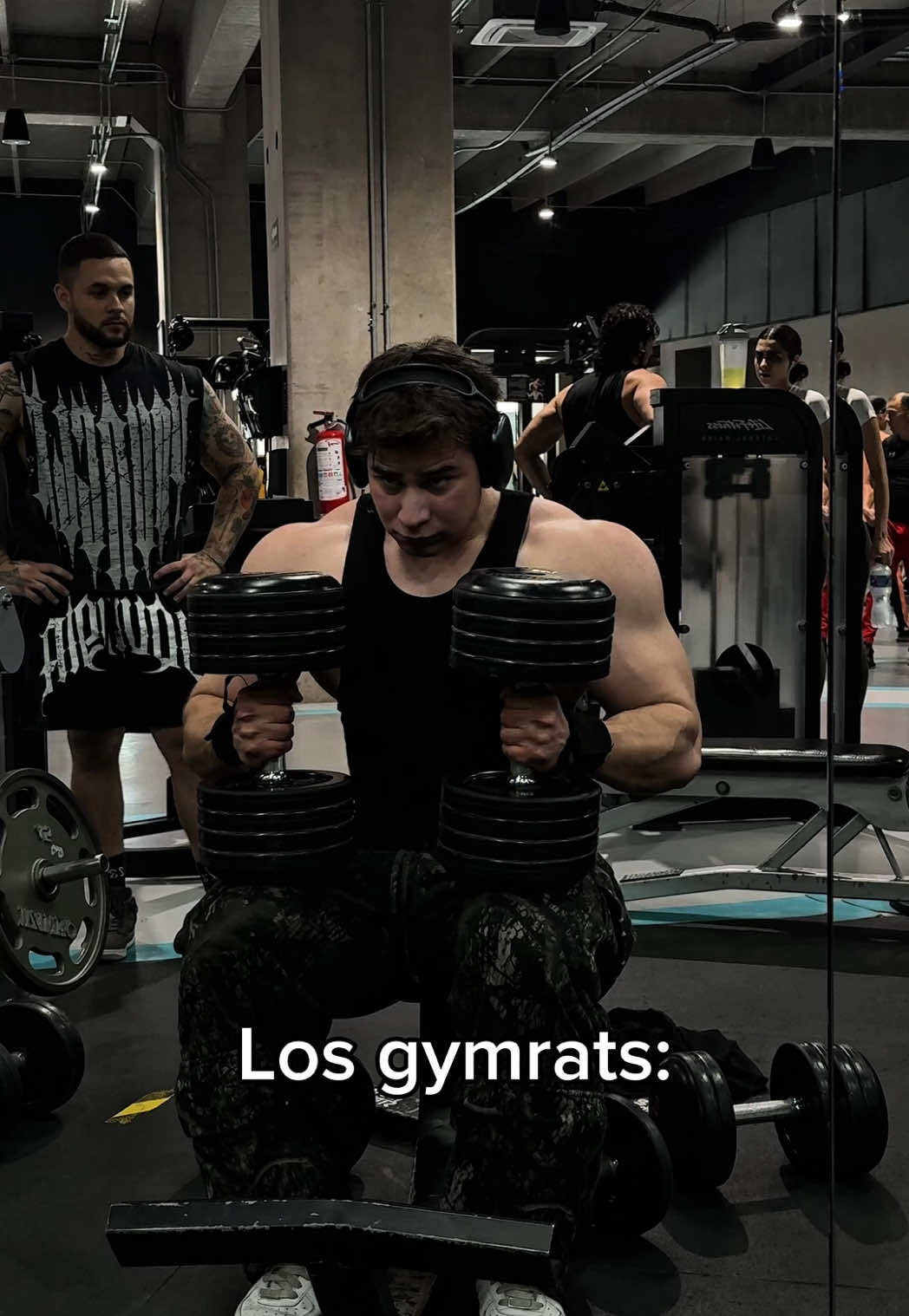 A post by @axelmguerra on TikTok caption: Basado en hechos reales (soy ese Gymrat)  #GymTok #fitness #fyp #gym #fitnessmotivation #aesthetic 