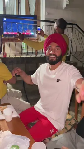 A post by @mandeep_italy_wala on TikTok caption: ਪੰਜਾਬ ਵਾਲ਼ੇ ਨੀ ਵਿਕਦੇਂ