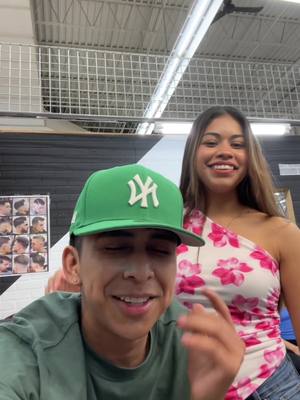 A post by @santyg678 on TikTok caption: Quien quiere la cuarta? #humor #jaja #hermanos @Brenda 