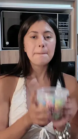 A post by @odalysanddafnne on TikTok caption: Cuantos froot loops nos caben?
