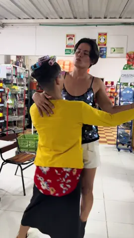 A post by @danielcuervo05 on TikTok caption: Se siente 🤣 @El_Torres #diciembre #fly 