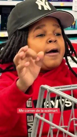 A post by @dansurtiktok on TikTok caption: Me corren de la walmart Sigan a @El hijo de Malta #pio #pioladitinganciaofficial #dansur #mrbeast #fyp #viral 