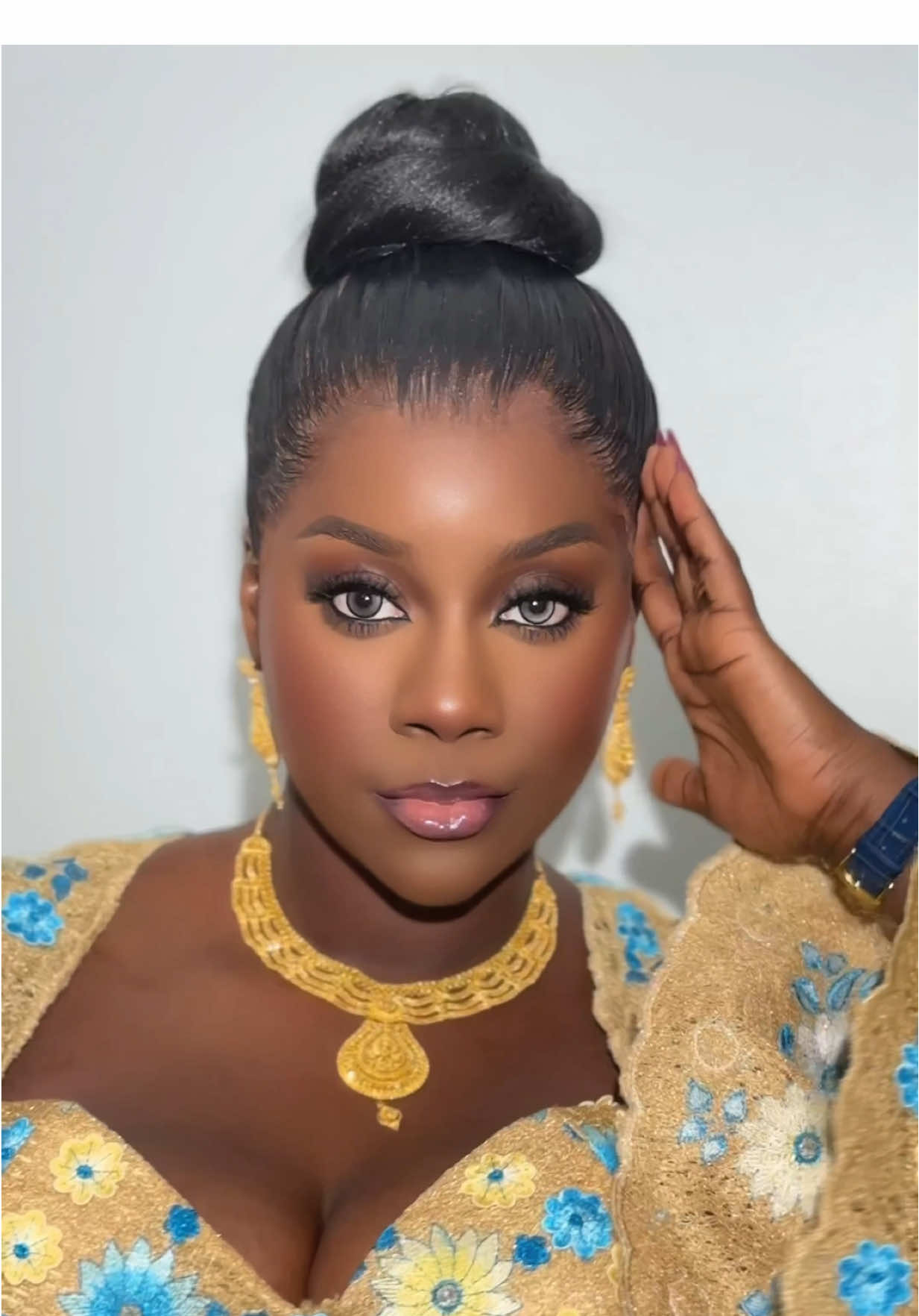 A post by @glamourstylefa on TikTok caption: Borom GSF ❤️#atlhairstylist #atlmua #sengaltiktoker🇸🇳 #sengaltiktok #fyp #pourtoi #dakarbuzz #221 