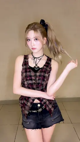 A post by @ive.official on TikTok caption: 𝐵𝐴𝑆𝑆 𝐷𝑂𝑊𝑁 𝐿𝑂𝑊 #IVE #아이브 #アイヴ #GAEUL #가을 #ガウル 