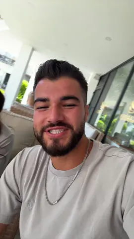 A post by @sterpiancu on TikTok caption: Urmează un nou vlog pe youtube😘