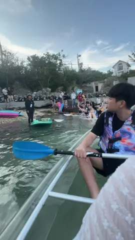 A post by @ouu666 on TikTok caption: 小歐挑戰 從小琉球划SUP到東港  想體驗找"普拉斯"