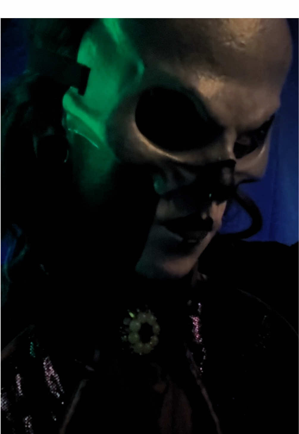A post by @chaotix.cosplay on TikTok caption: PAPA PERPETUA🗣️ #papavcosplay #papaperpetua #papaperpetuacosplay #papaemeritusv #thebandghost 
