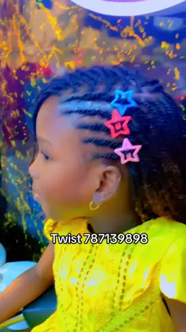 A post by @yonahair221 on TikTok caption: Twist tresse africaine disponible #tresseafricaine #tresse #tiktoksenegal🇸🇳 #tabaski #mode #coiffure #galsen_tiktok 