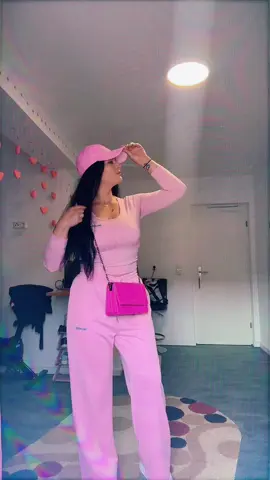 A post by @mada_mada_andreea on TikTok caption: 💖