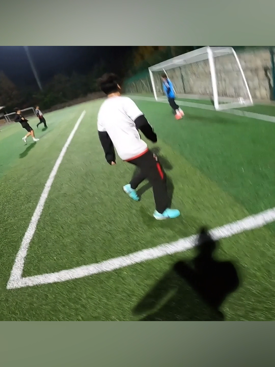 A post by @jfootballtv on TikTok caption: 99 Dribble 0 Finishing  #football #jfootballtv #제이풋볼 
