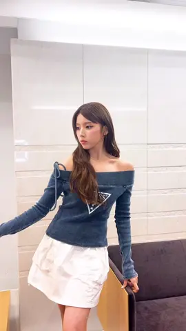 A post by @nmixx_official on TikTok caption: stop <⭑  #NMIXX #엔믹스