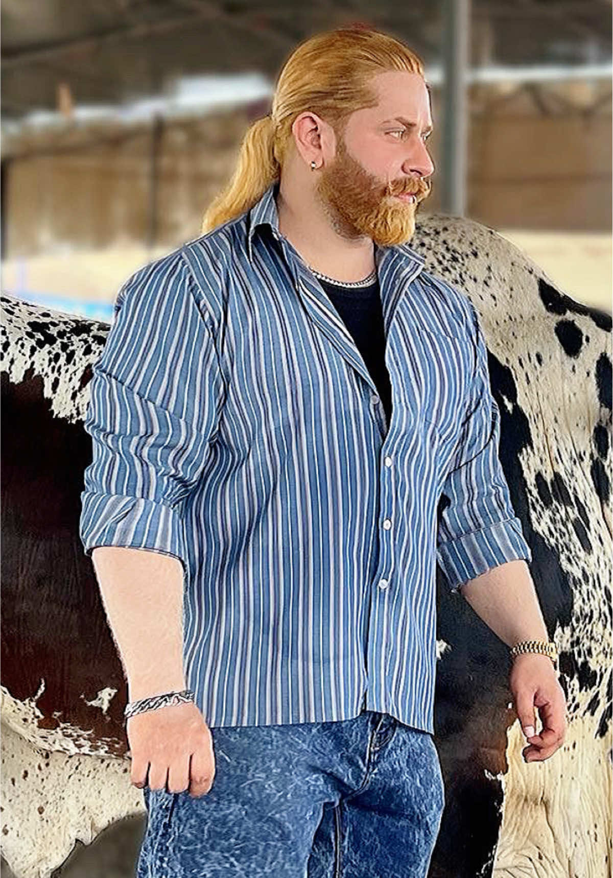 A post by @ali_khanking on TikTok caption: Say MashAllah♥️🐂🤲🏽#loagyiqurbani💫 🎵🎶 #happyeidmubarak #advance 🌙#alikhan #ali #alikhanking #aliking 