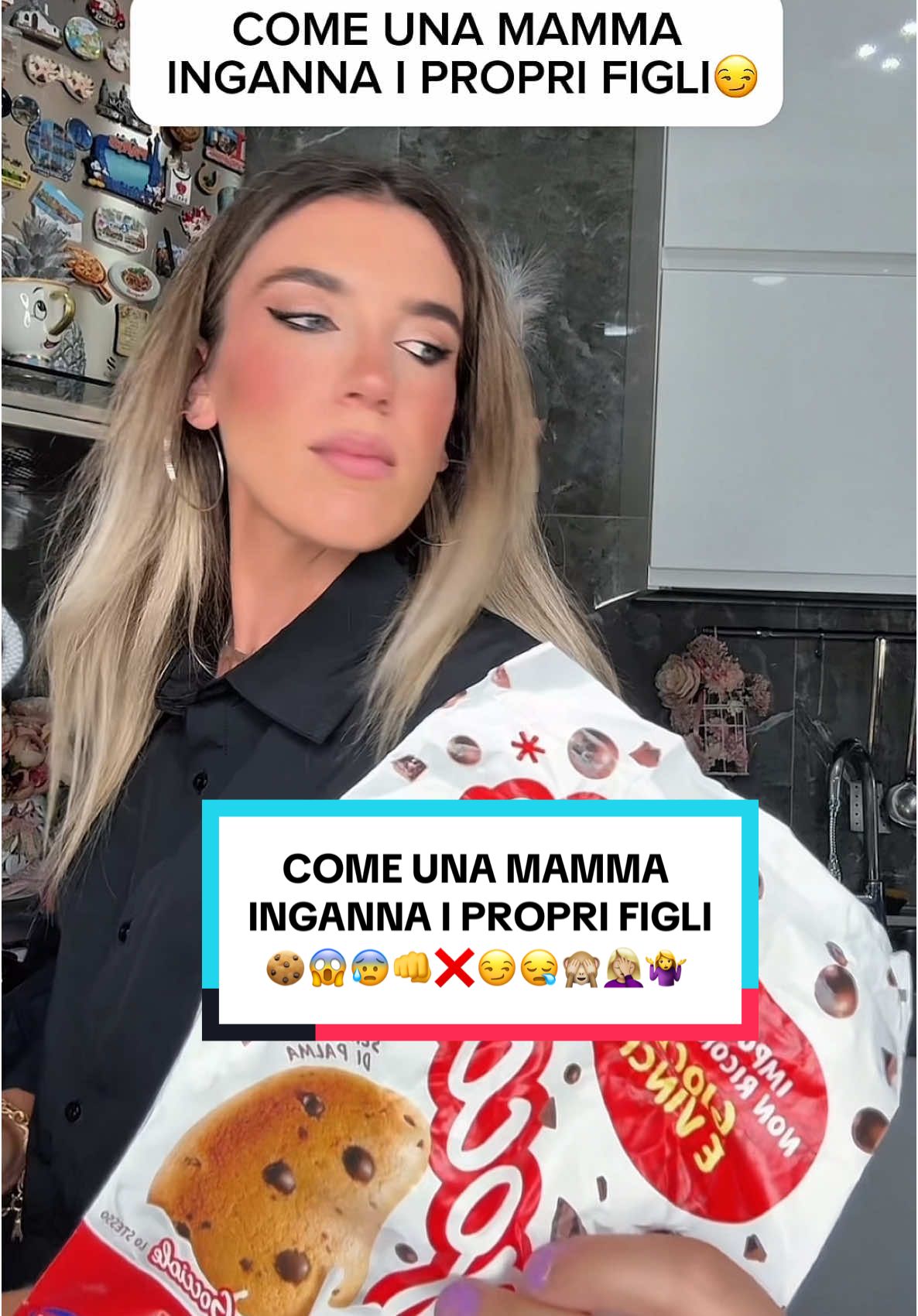 A post by @lauradimaso2 on TikTok caption: Chissà se un giorno mia figlia mi perdonerà!😅… VIVA LA SOTTOMARCA😂😂😂 anche vostra mamma compra cose di sottomarca?   #ma#mamma#mammaefigli#sottomarca#merendinerendinedisottomarca#in#ingannare#viscotti#comedy#commedia#comica#comicità#sifaperriderefaperscherzare#vi#viralvideos#videocomicideodivertenti##fypツ##xcyzba##parati