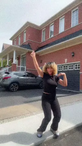A post by @priscigel on TikTok caption: #CapCut #foryou🇨🇦🇨🇦🇨🇦 
