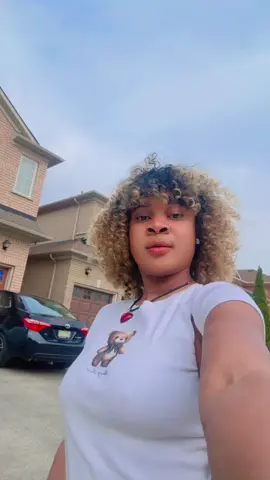 A post by @priscigel on TikTok caption: #foryou🇨🇦🇨🇦🇨🇦 #foryou 