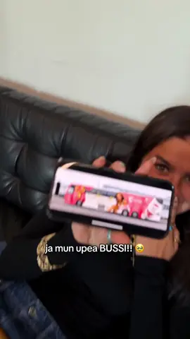 A post by @mirellavirallinen on TikTok caption: Mainos @Celsius Suomi  FESTARIKESÄ ALKAA! 🌸 Terkkuja kesän keikkatreeneistä! Minä ja Celsius startataan kesä viikonloppuna Soundfesteiltä Lahdesta. ☀️ #celsiussuomi 