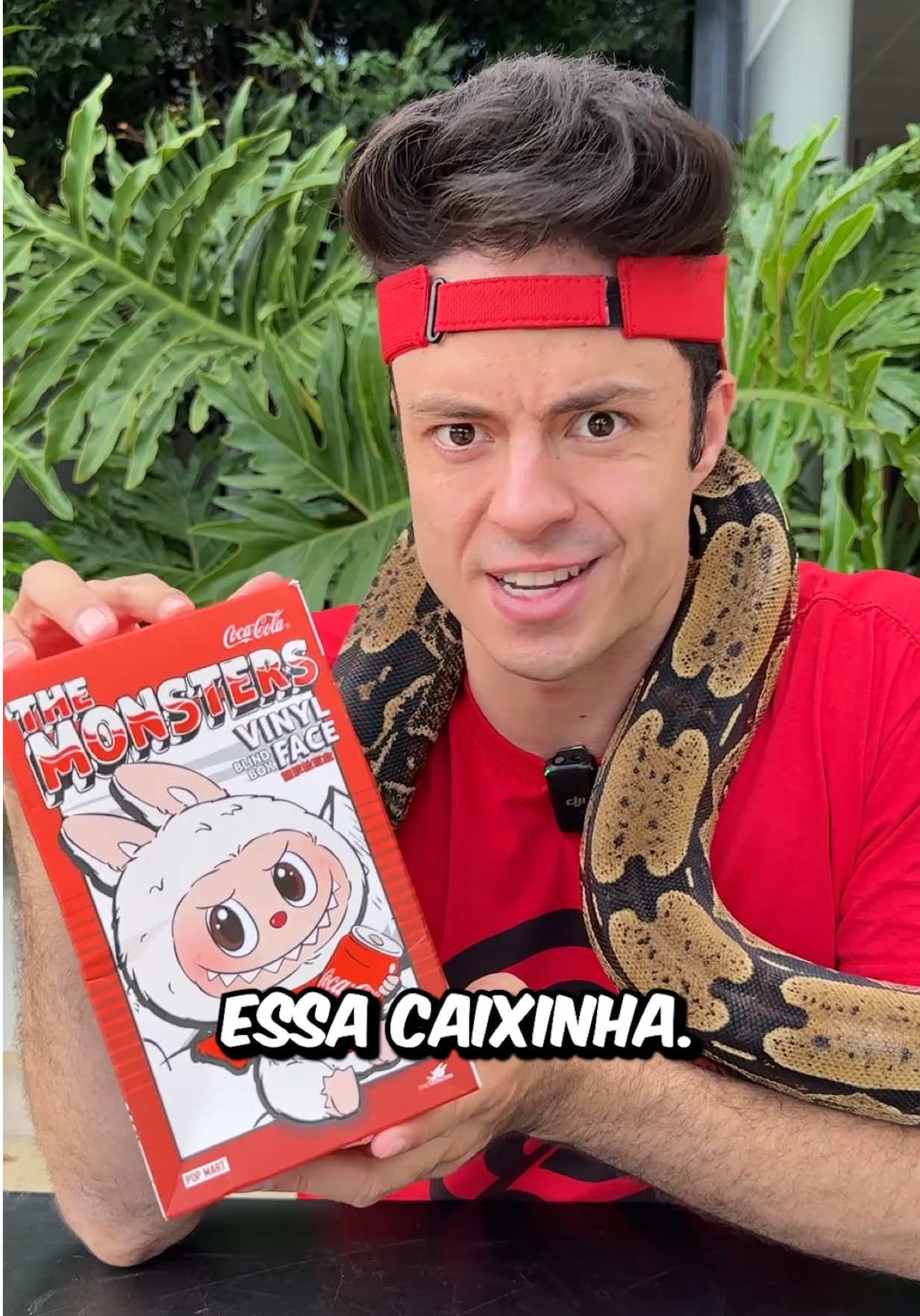A post by @enaldinho on TikTok caption: Comprei um labubu edição especial da Coca Cola 😮