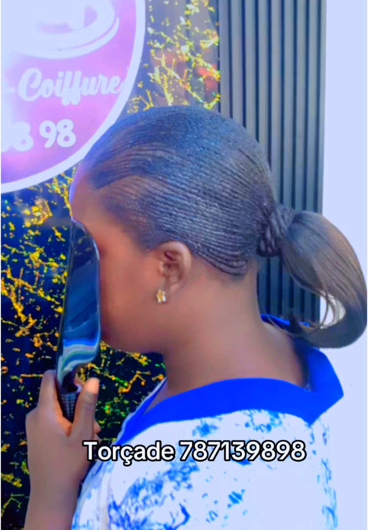 A post by @yonahair221 on TikTok caption: Torçade disponible #tresseafricaine #tresse #tiktoksenegal🇸🇳 #mode #tabaski #coiffure #galsen_tiktok #dakar #thies #mbour #senegal 
