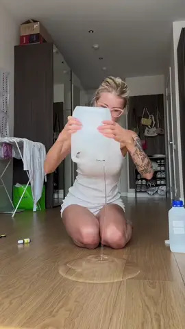 A post by @mirnaya_ru on TikTok caption: В дет дом меня не отправят я живу одна 🤣