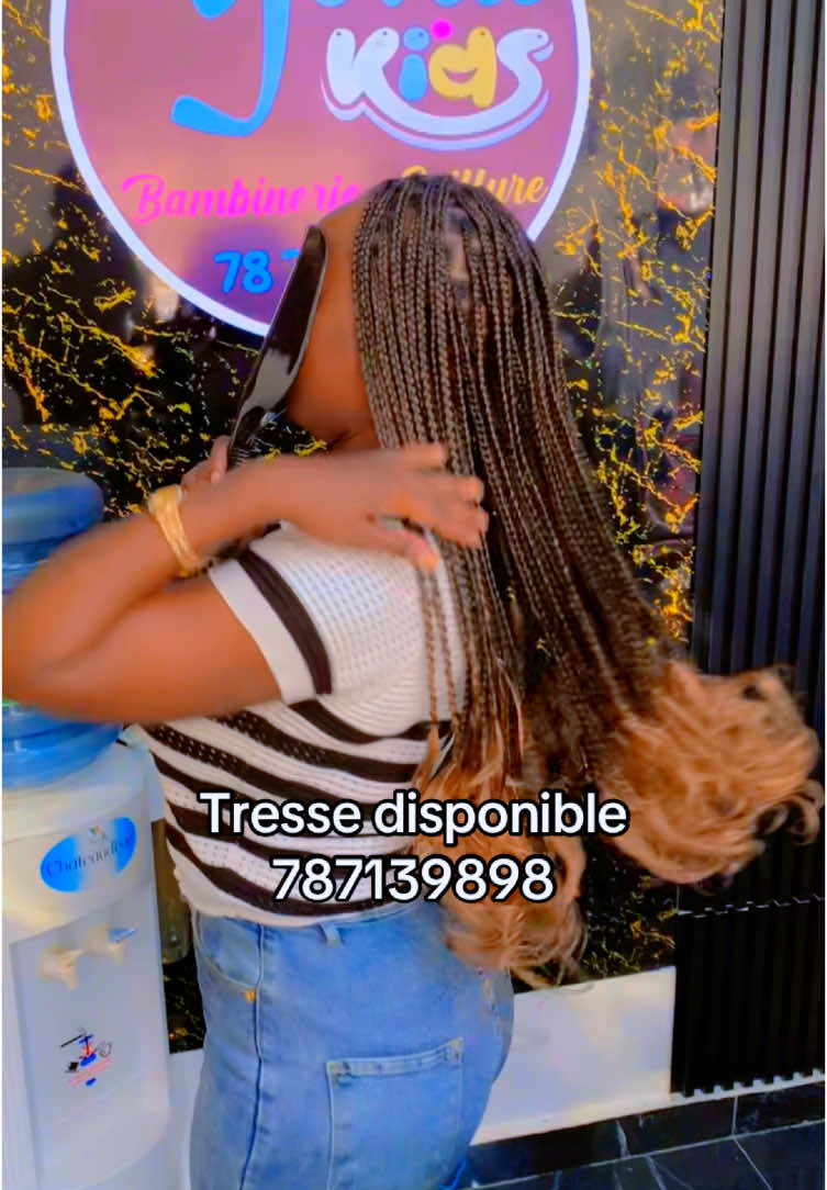 A post by @yonahair221 on TikTok caption: Tresse disponible #tresse #tresseafricaine #tiktoksenegal🇸🇳 #tabaski #coiffure #mode #galsen_tiktok 