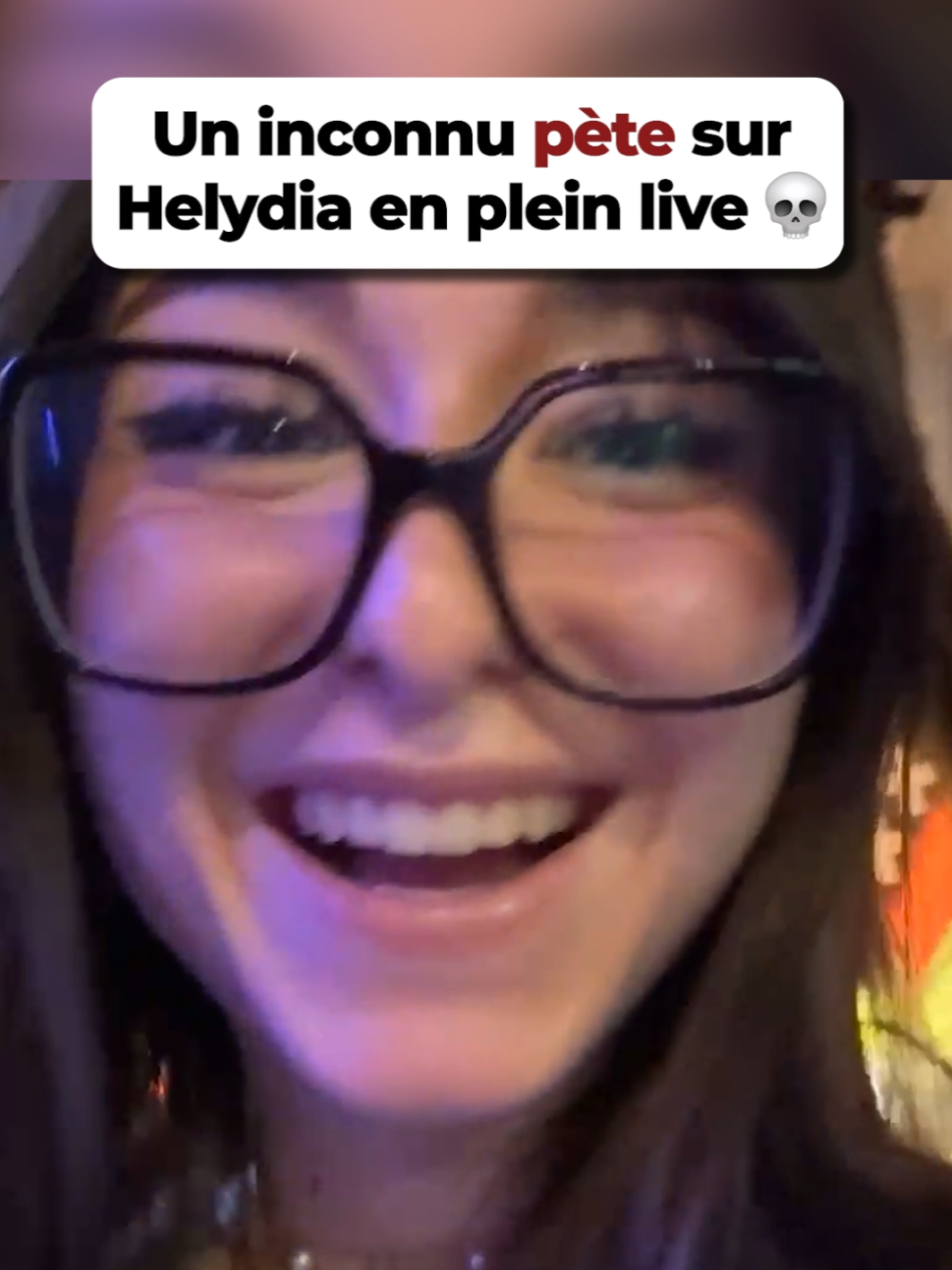 A post by @helydiaa on TikTok caption: Un inconnu m'a pété dessus 💀 #helydia #pourtoi #cliptwitch #irl 