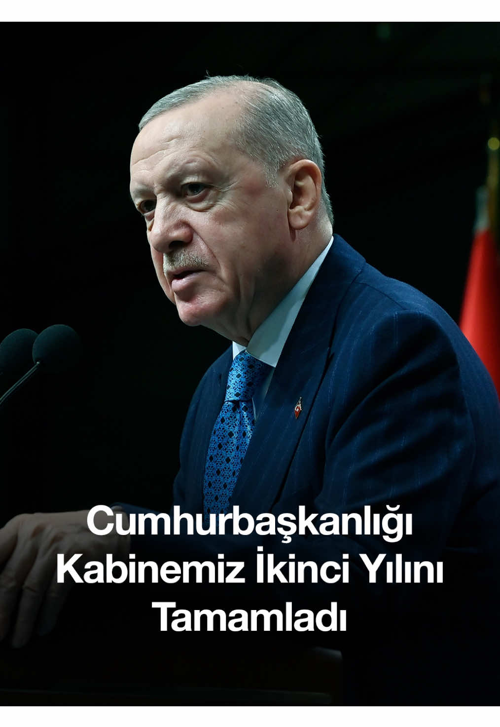 A post by @rtedijital on TikTok caption: Cumhurbaşkanlığı Kabinemiz, görevdeki 2’nci yılını yarın tamamlıyor. Kalan 3 yıllık sürede gayemiz; ülkemizi kalkındırmak, insanımızın refahını yükseltmek, demokrasimizi güçlendirmek, milletimizin ezelî ve ebedî kardeşliğine vurulan paslı zincirleri birer birer söküp atmaktır.