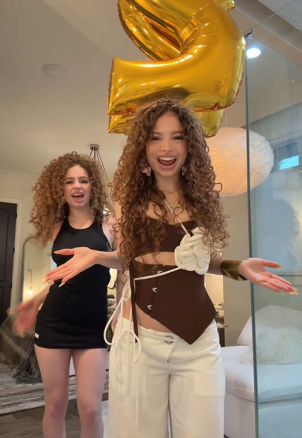 A post by @sundaykalogeras on TikTok caption: @Eliana Kalogeras 