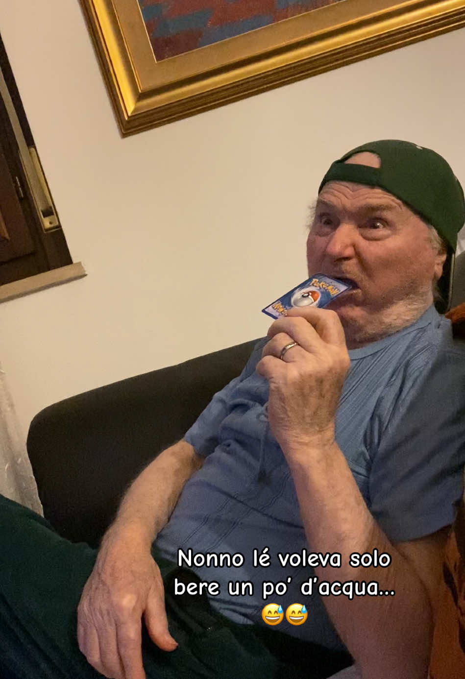 A post by @ on TikTok caption: mi chiede l’acqua gliela do e non la beve… 🤣🤣 Ps:  (Siamo tornati) ❤️