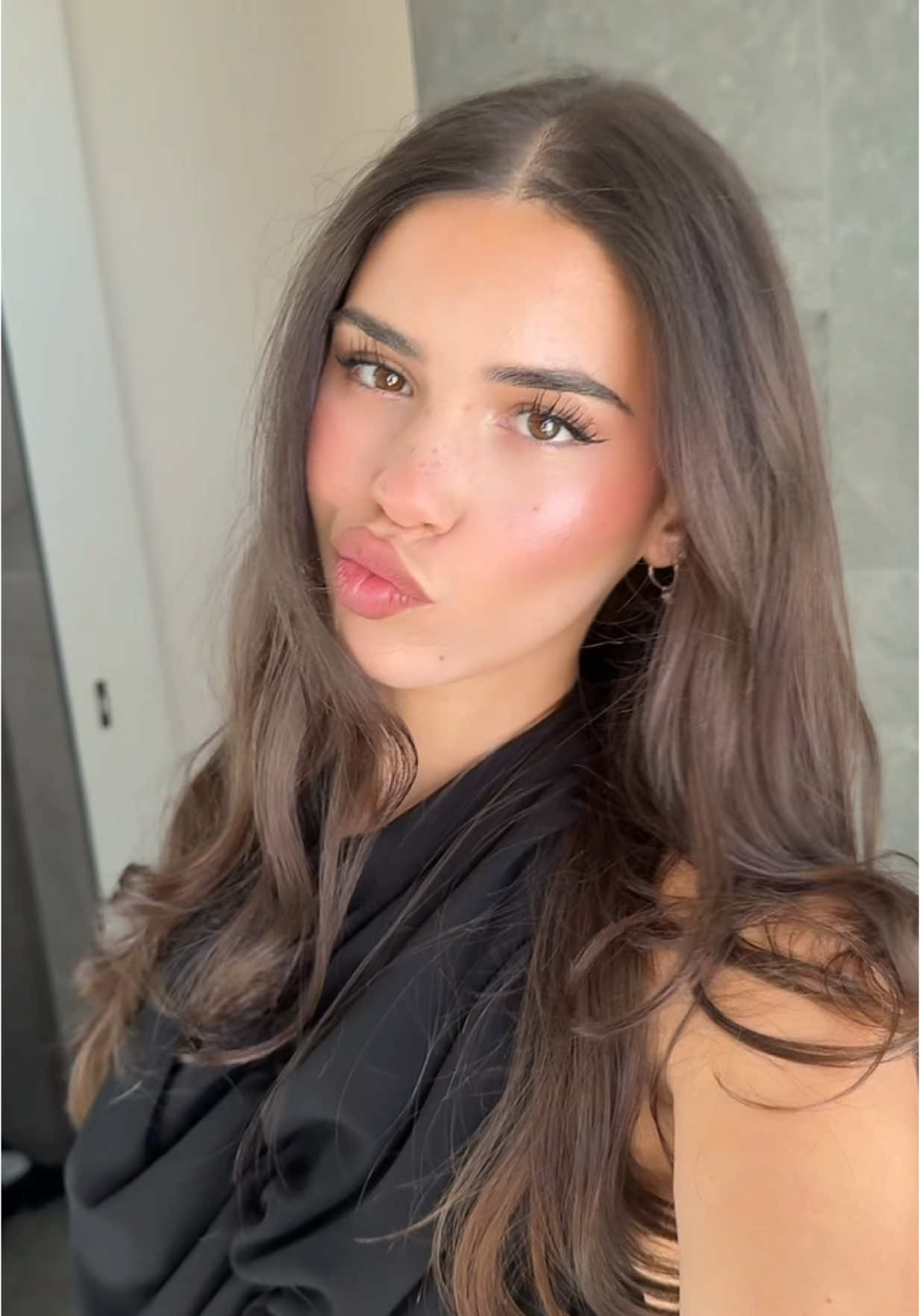 A post by @looooooooch on TikTok caption: #Inverted 