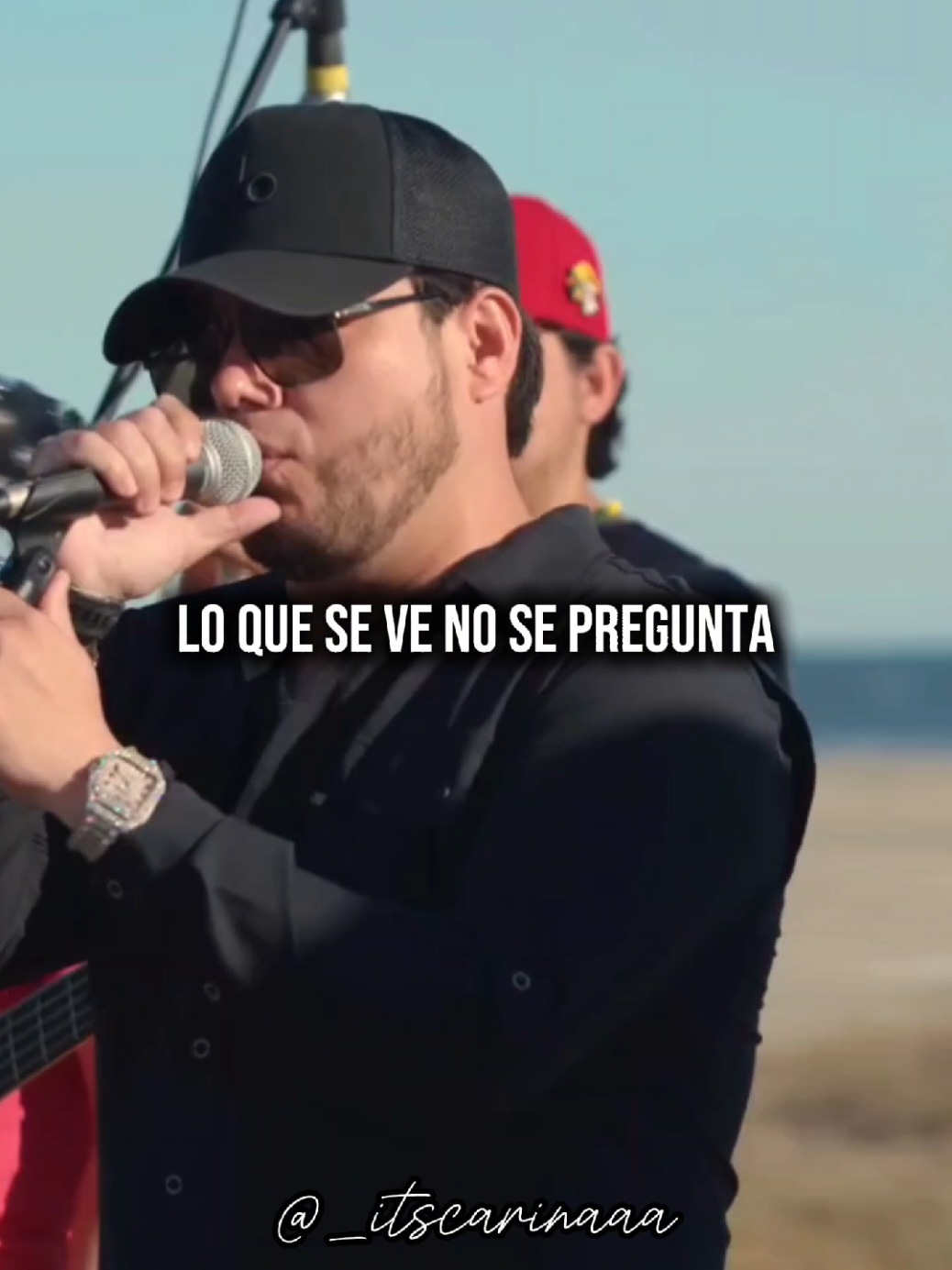 A post by @_itscarinaaa on TikTok caption: Y Si Me Preguntan Si Tú Eres Mi Alma Gemela, No Tengo Pruebas Pero Tampoco Dudas ✨🎶 #leninramirezmusic #musicanueva #lyrics #paratipage #fyppppppppppppppppppppppp 