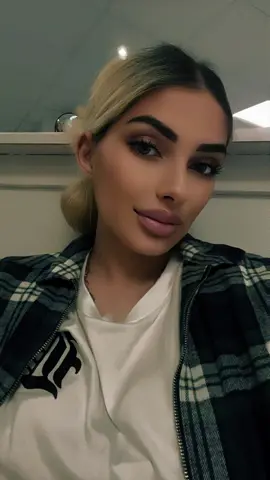 A post by @lrn032 on TikTok caption: #CapCut #foru #fyp #denmark #lorena #haipeforyou #viralaccount #night 🎀