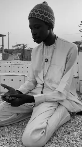 A post by @moustahine784611090 on TikTok caption: #senegalaise_tik_tok #moustahine46 #debloque #visibilité