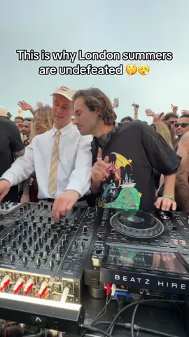 A post by @partyshirt on TikTok caption: @SG Lewis shelling out in a cheeky b4b #mixmag #djset #housemusic 