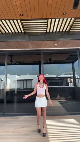 A post by @kachaks4 on TikTok caption: Del 1 al 10 como me veo con tacones. Son los primeros que tengo va 🙂‍↕️
